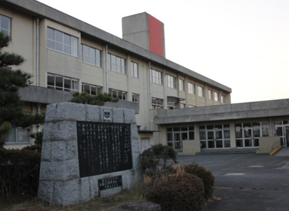 四日市市立西朝明中学校